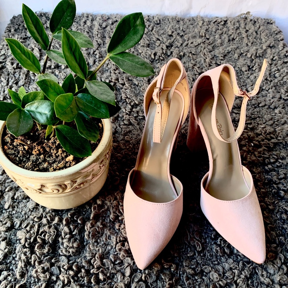 Dream Pairs Blush Heels